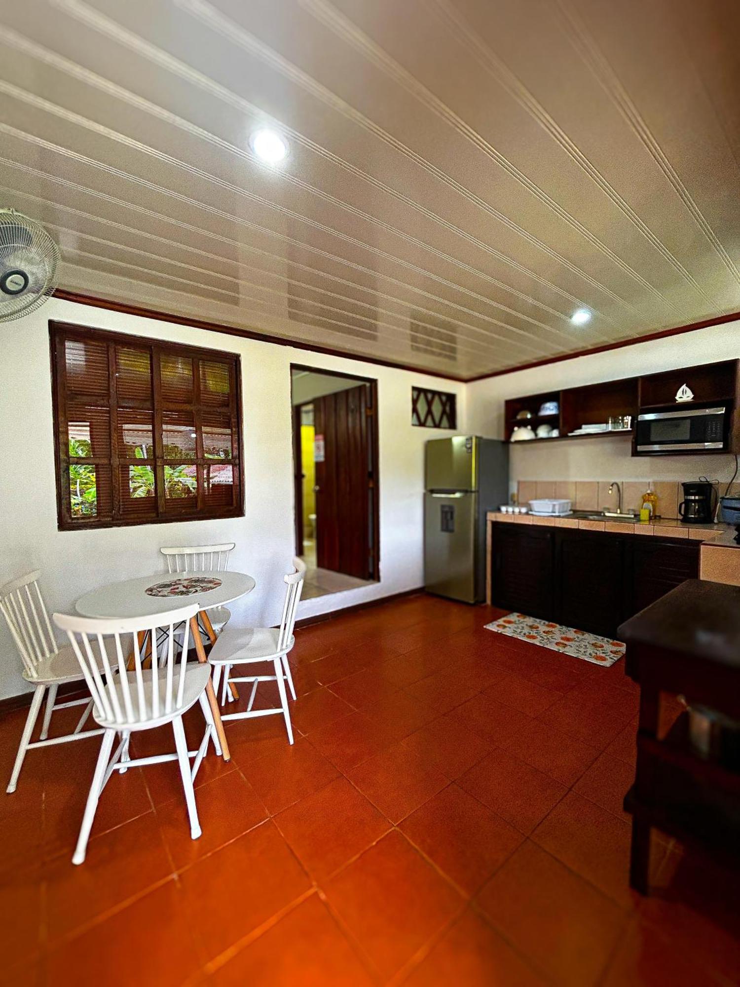 Cabinas Ole Caribe Puerto Viejo de Talamanca エクステリア 写真
