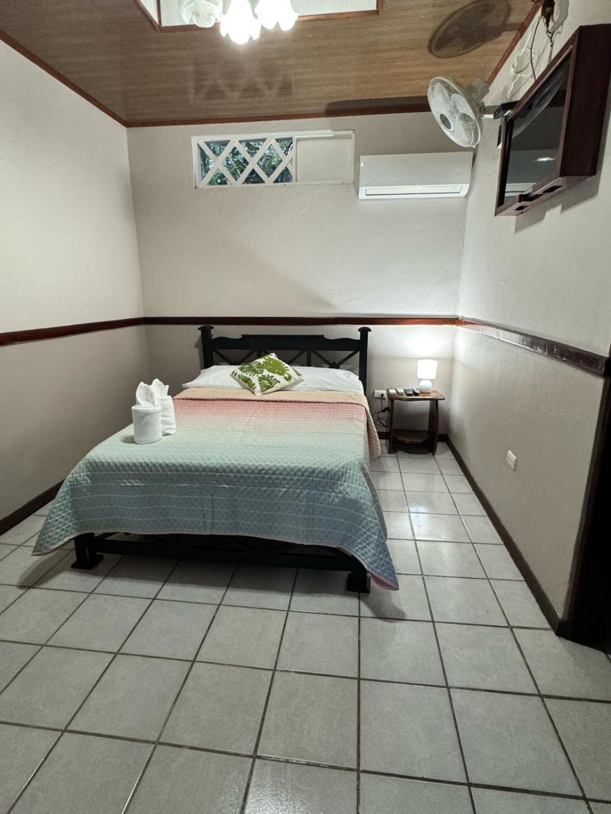 Cabinas Ole Caribe Puerto Viejo de Talamanca エクステリア 写真